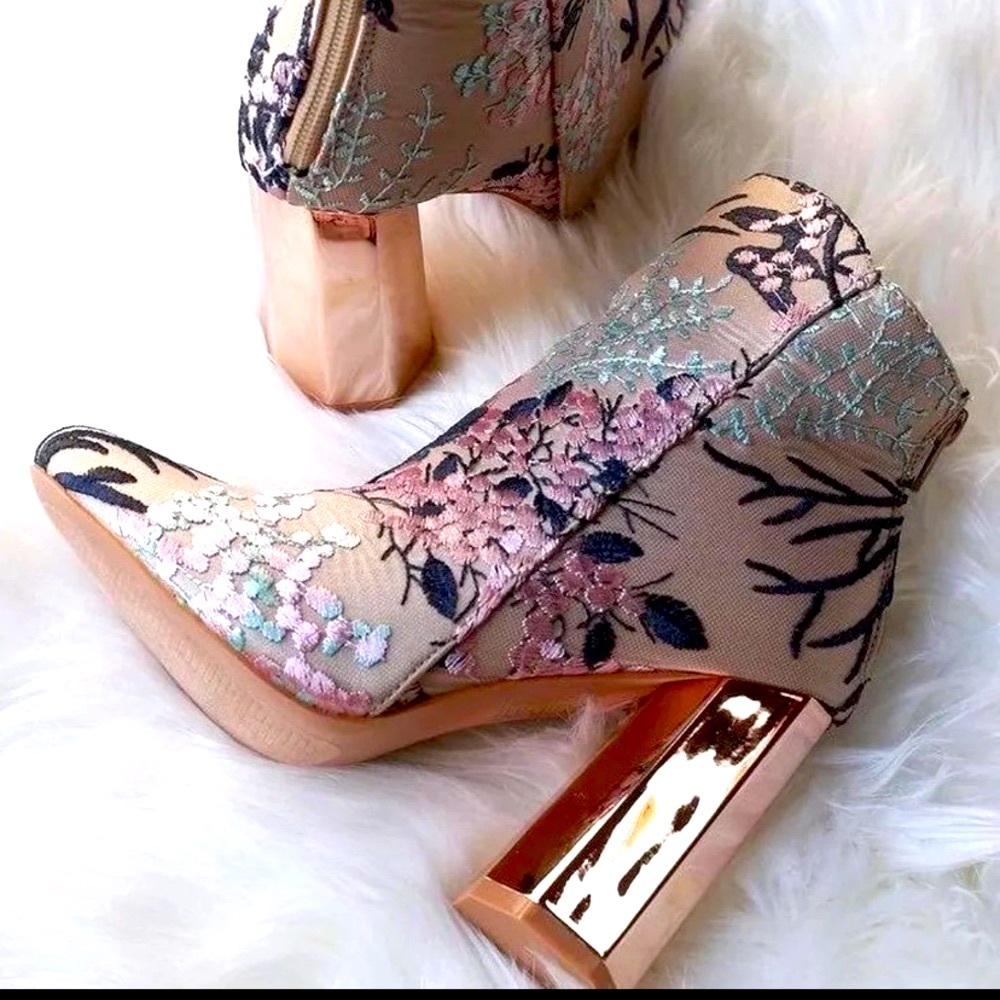 Cape robbin boots size 10